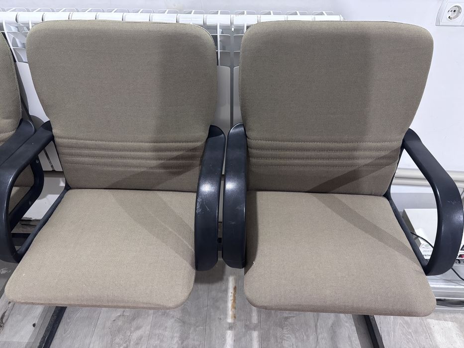 Стулья офисные ,удобные,прочные