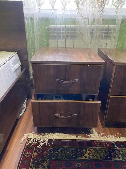 Продаются две односпальные кровати + прикроватная тумбочка (МДФ)