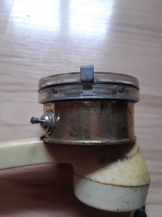 Телефон с шайба и крачета (тип крокодилчета) за захващане от АТЦ