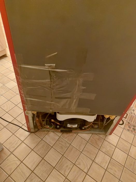 Холодильник Artel не рабочий