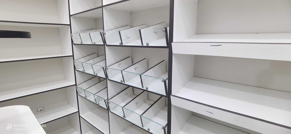 Magazin uchun mebellar zakazga yasaymiz