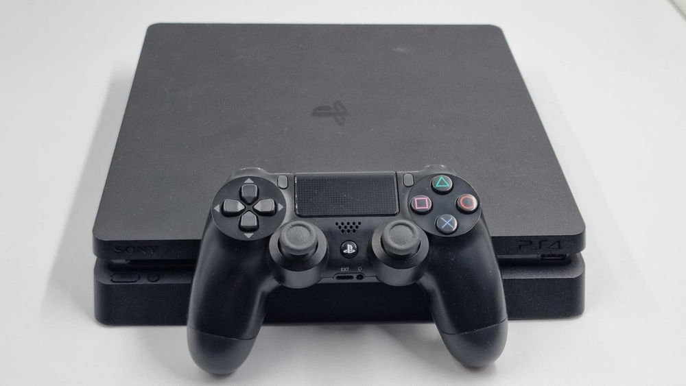 Playstation 4 Slim [Amanet Club Caro]