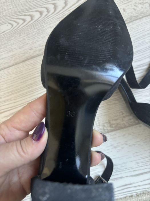 Продам босоножки жен -1000т