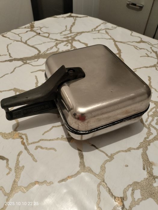 Вафельница советский