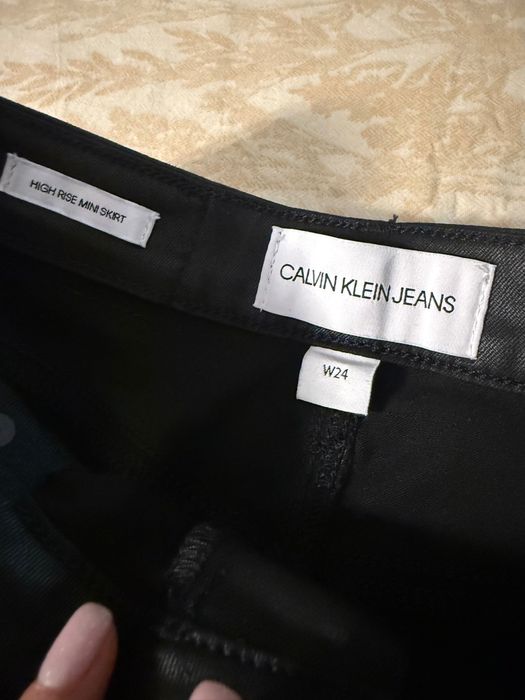 Пола Calvin Klein