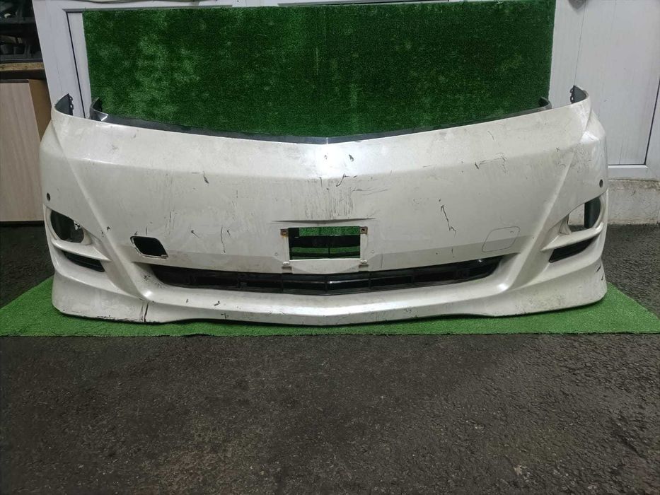 Передний бампер от Toyota Alphard