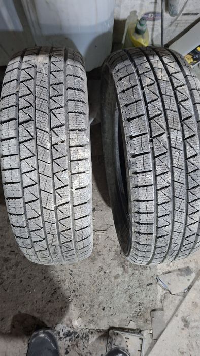 Продам резину 2 шт