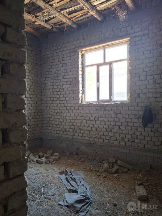 №4049.Куриб битмаган Ховли Сотилади!!
