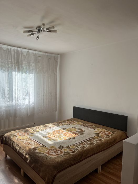 Inchiriez apartament cu o camera zona obor Braila