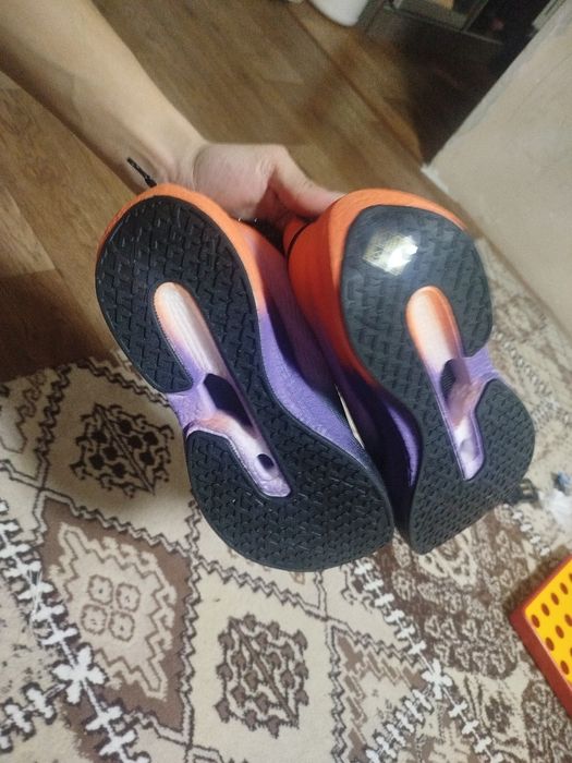 Мужские кроссовки новые