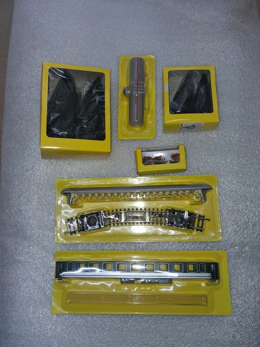 Lot feroviar revista trenulet electric scara H0