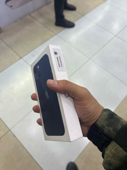 Iphone 13 yangi Srochno