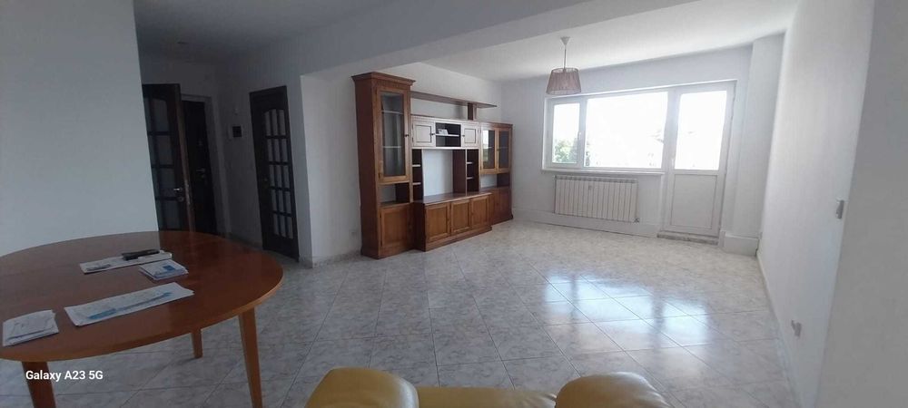 De vânzare – Apartament cu 3 camere