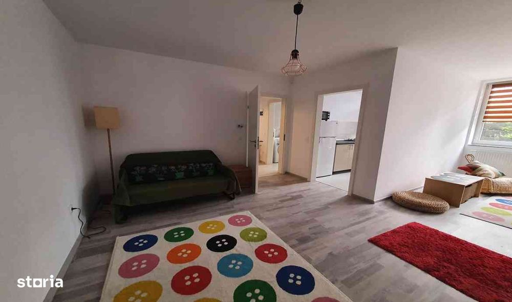 Inchiriere garsoniera cu birou decomandata Avantgarden 4 Brasov