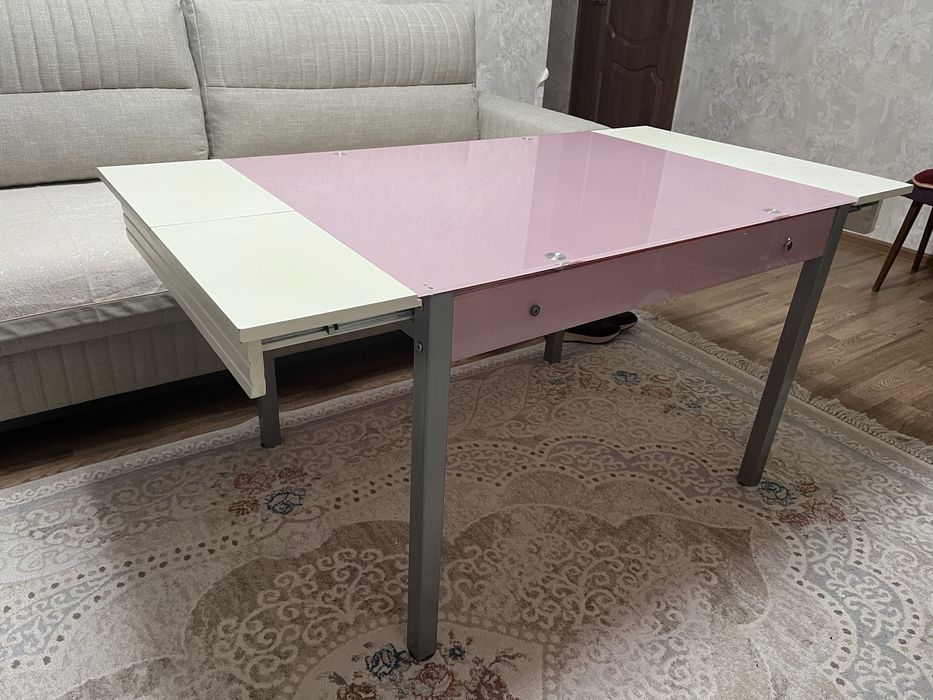 Стол для гостиной