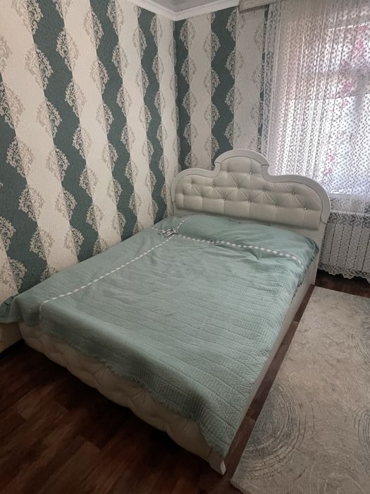 Продам спальный гарнитур
