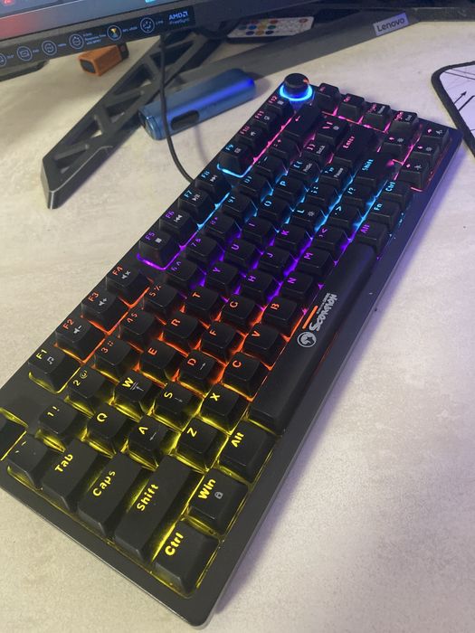 se vinde pc gamming complet ce se vede