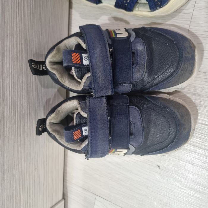 Продам детскую обувь