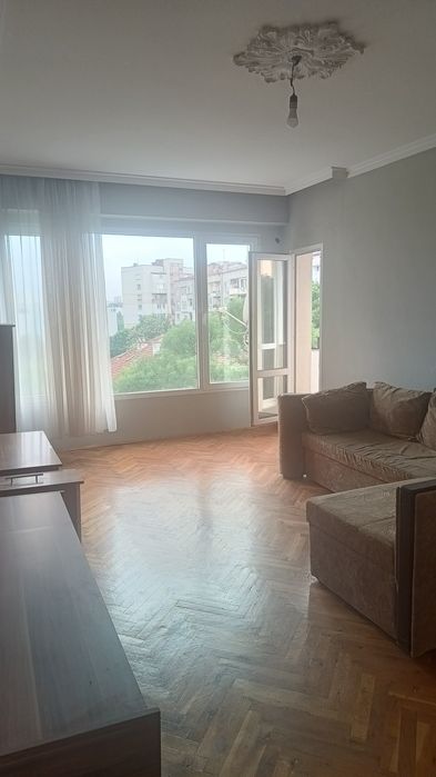 Продавам четиристаен  "Св  Троица"          255000 евро