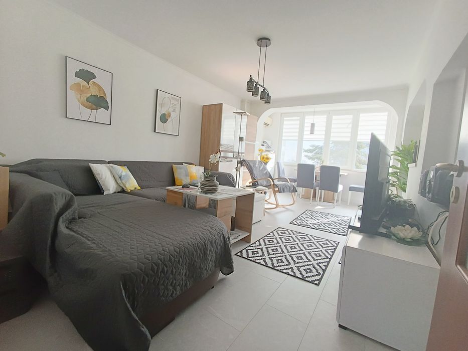 Продава се Тристаен апартамент в Варна, Базар Левски - 82 кв.м за 3281 €/кв.м - Снимка #2