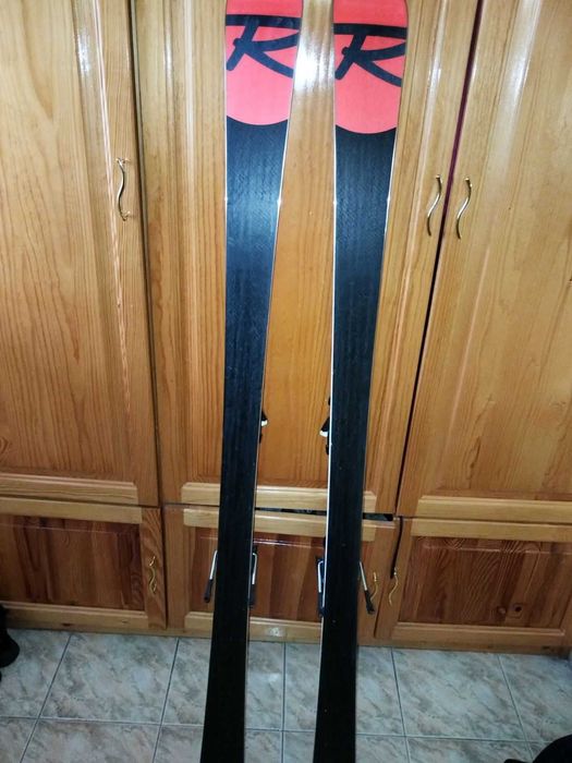 Ски червен Rossignol
