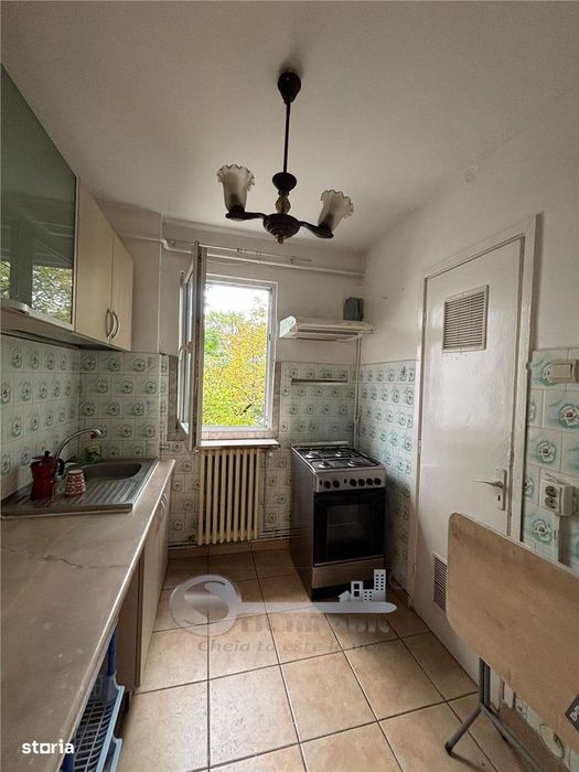 Apartament 2 camere | Podu Roș – Racoviță | Etaj 2 | 49 mp | 105.000 €
