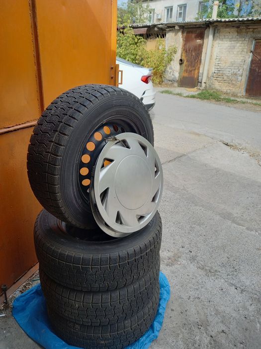 Зимные шины продаются