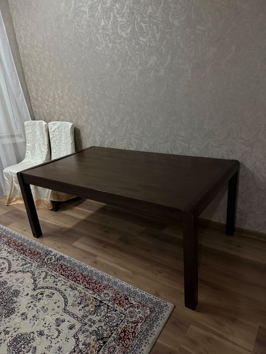 Продам стол коричневый