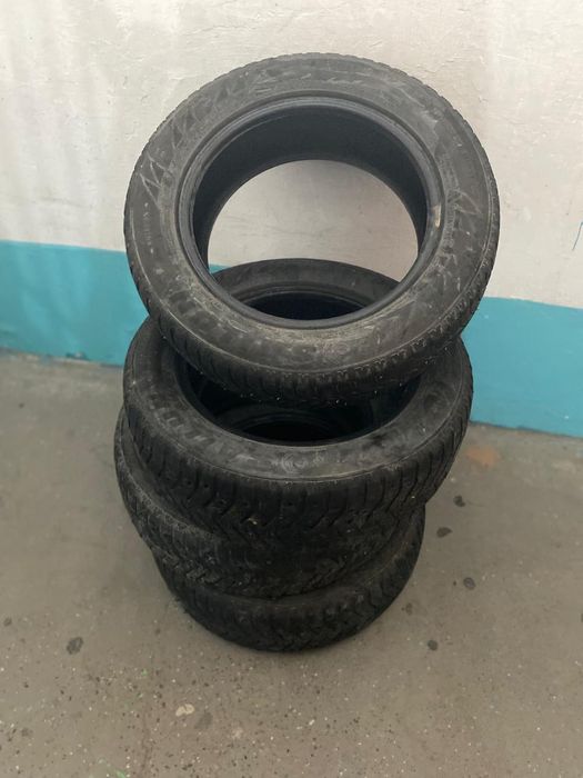 Шины зимние  состояние среднее