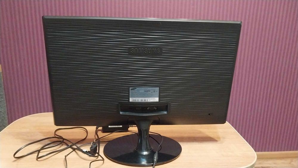 Монитор Samsung 24 дюйма