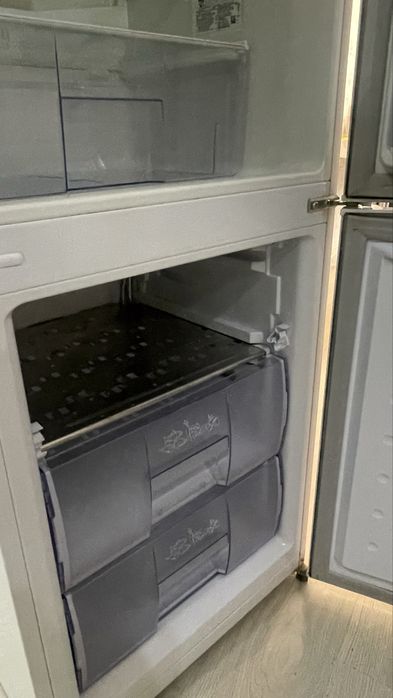 Срочно! Продам холодильник beko
