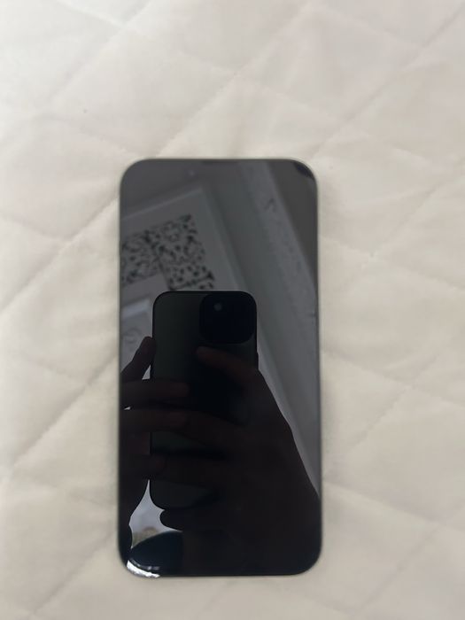 Продам Iphone 13