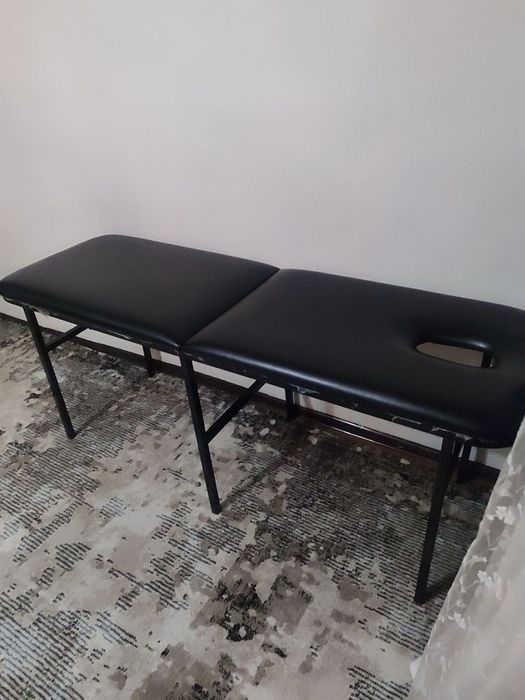 Massajni kushetka  srochna sotiladi