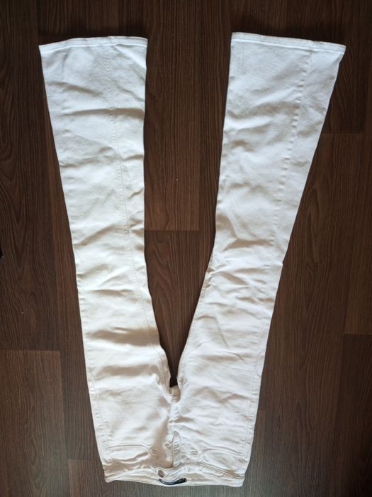 Джинсы белые, Италия