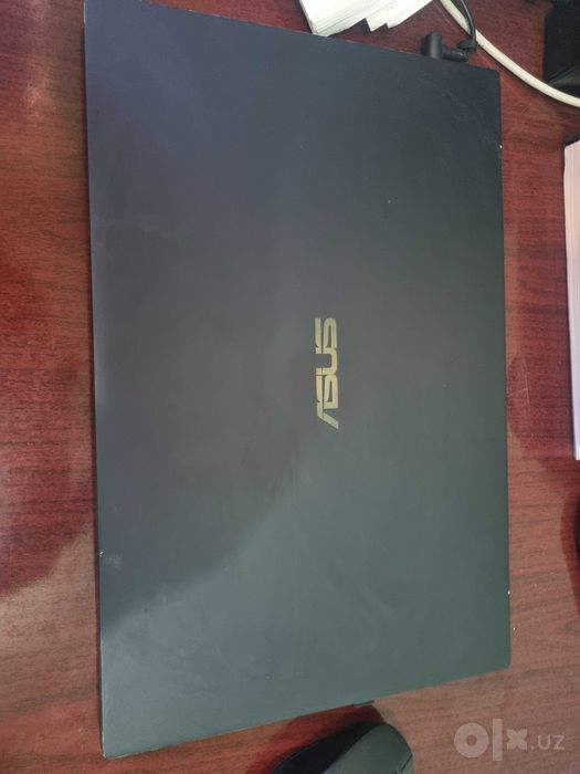 Asus  core i5 sotiladi!