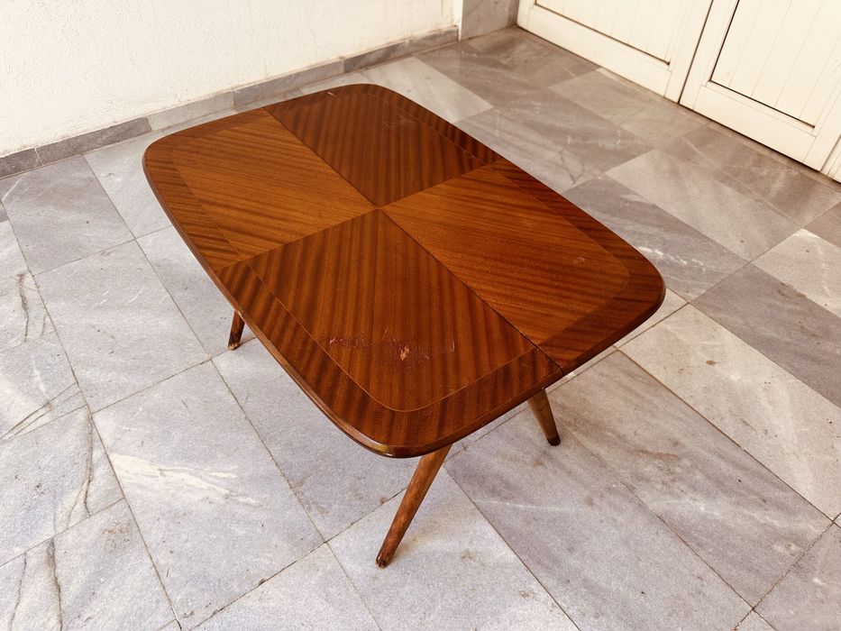 Винтидж холна маса – Mid-Century Modern (60-те години)