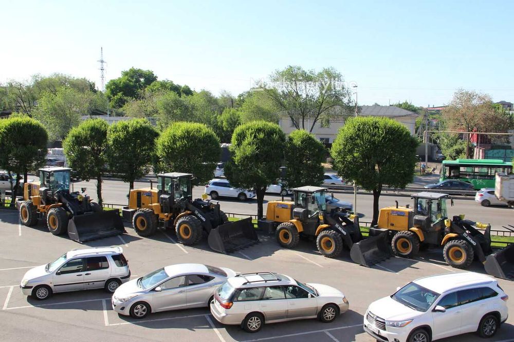 на складе Продаем фронтальный погрузчик XCMG LW300FN 1,8 рыч