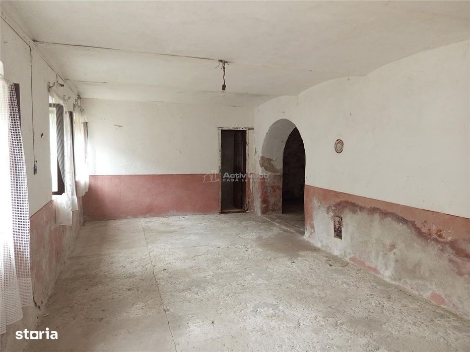 Oravita, Casa cu Spatiu Comercial, Zona Lacul Mic, Pret Negociabil