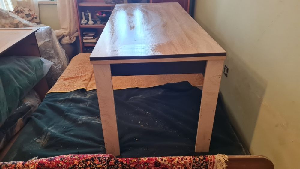 Голям диван със шест възглавници