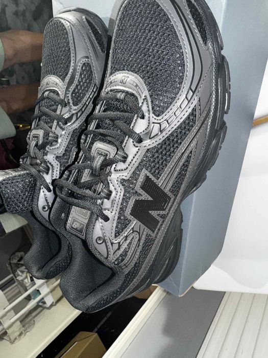 Маратонки чисто нови