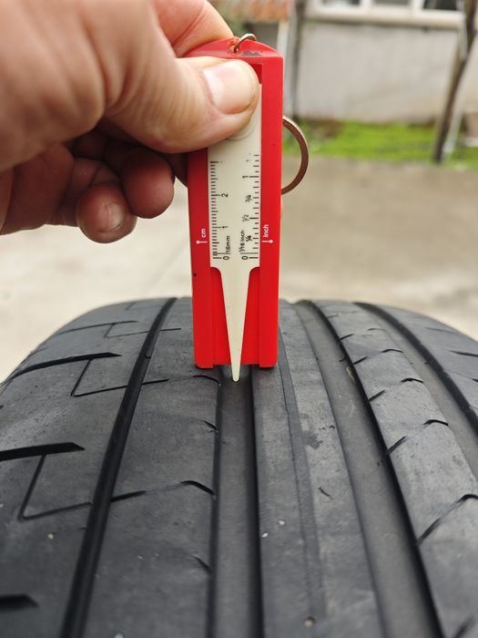 Летни гуми  Pirelli P ZERO 235 40 R19