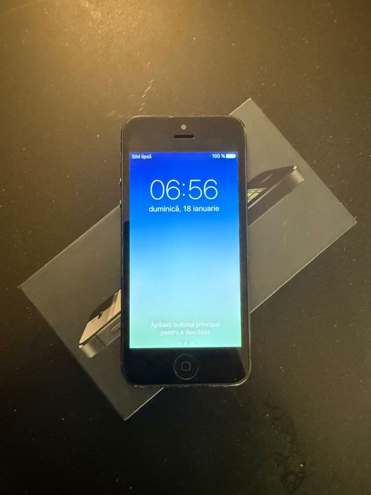 iPhone 5 negru impecabil cutie