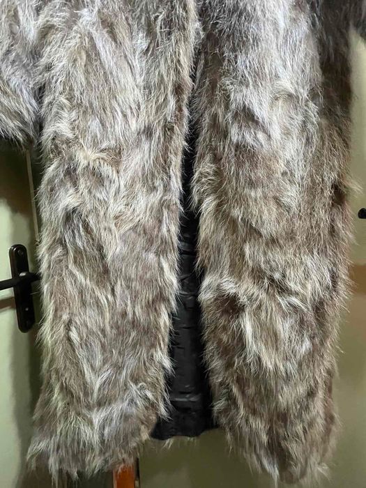 Палто- нутрия- с яка от каскадна лисица.