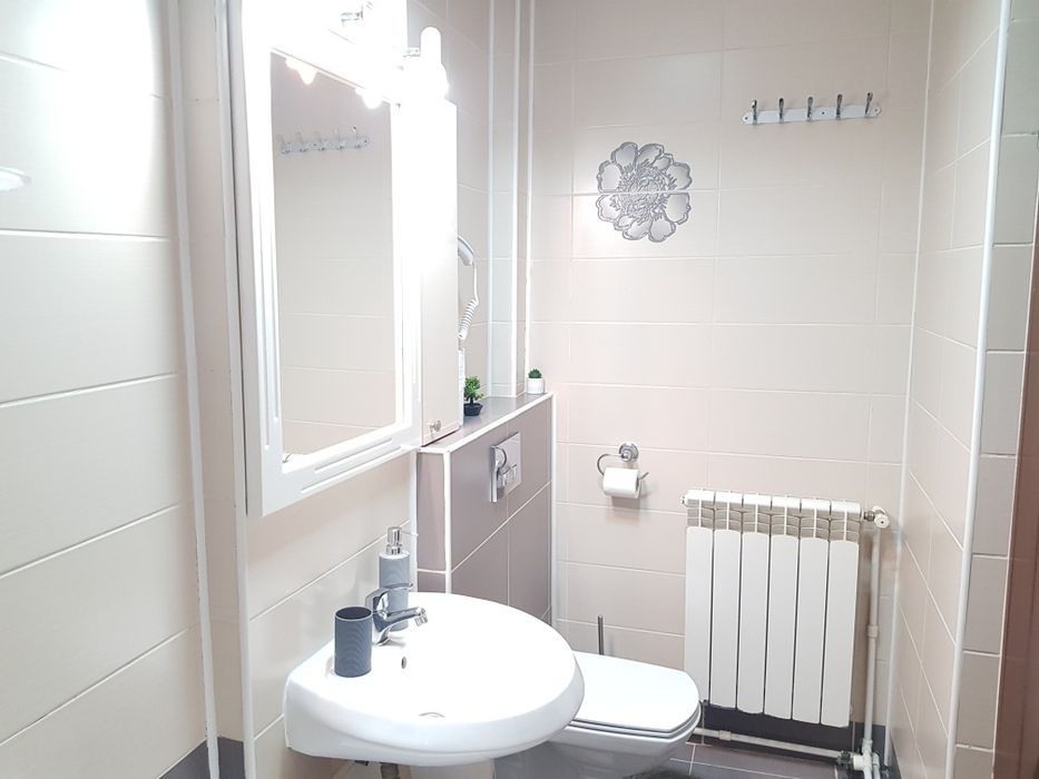 Inchiriez apartament regim hotelier. Cazare Toplita.