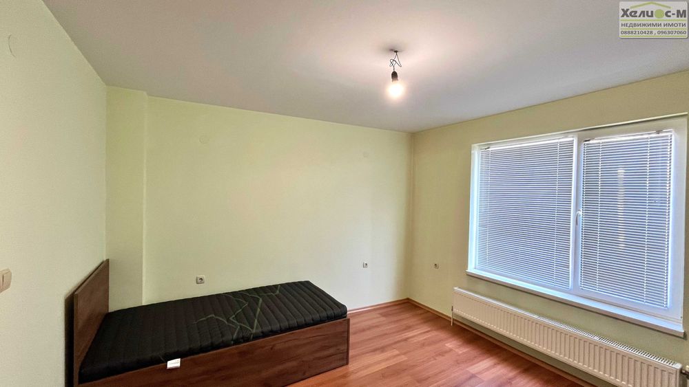 Тристаен апартамент с гараж до трето и четвърто училища, гр.Монтана