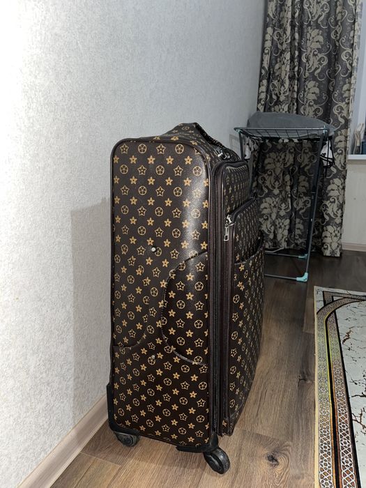 Большой чемодан