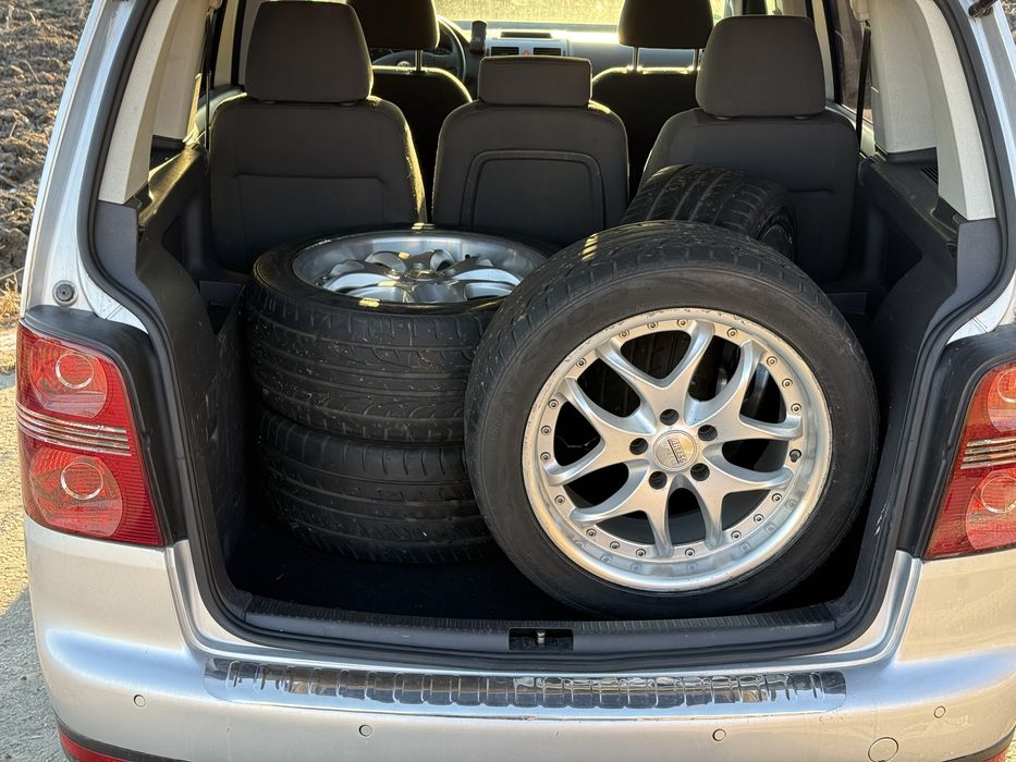 Volkswagen Touran 1.9 TDI An 2009