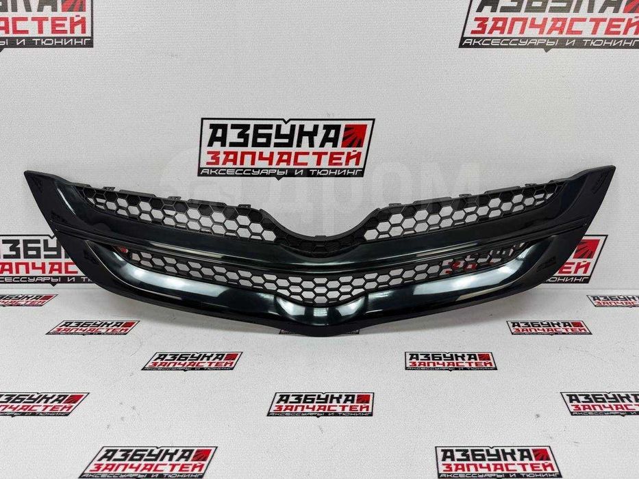 Решетка радиатора Тойота Ярис 07-11 Toyota Yaris 07-11(черный)