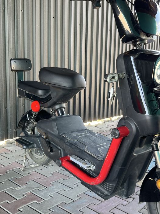 Продам электро скутер Танк 108