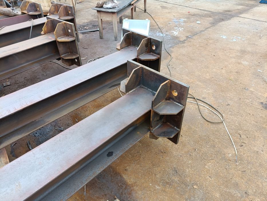 Vand hala pe structura metalica 15x24x5 invelita cu panouri sandwich